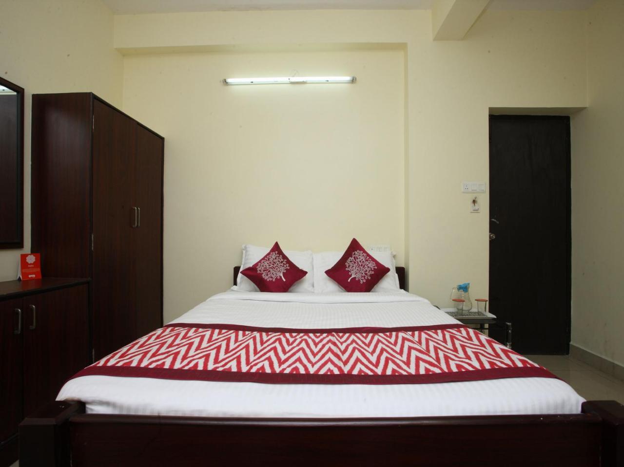 Hotel Oyo 10465 Koyambedu Chennai Esterno foto