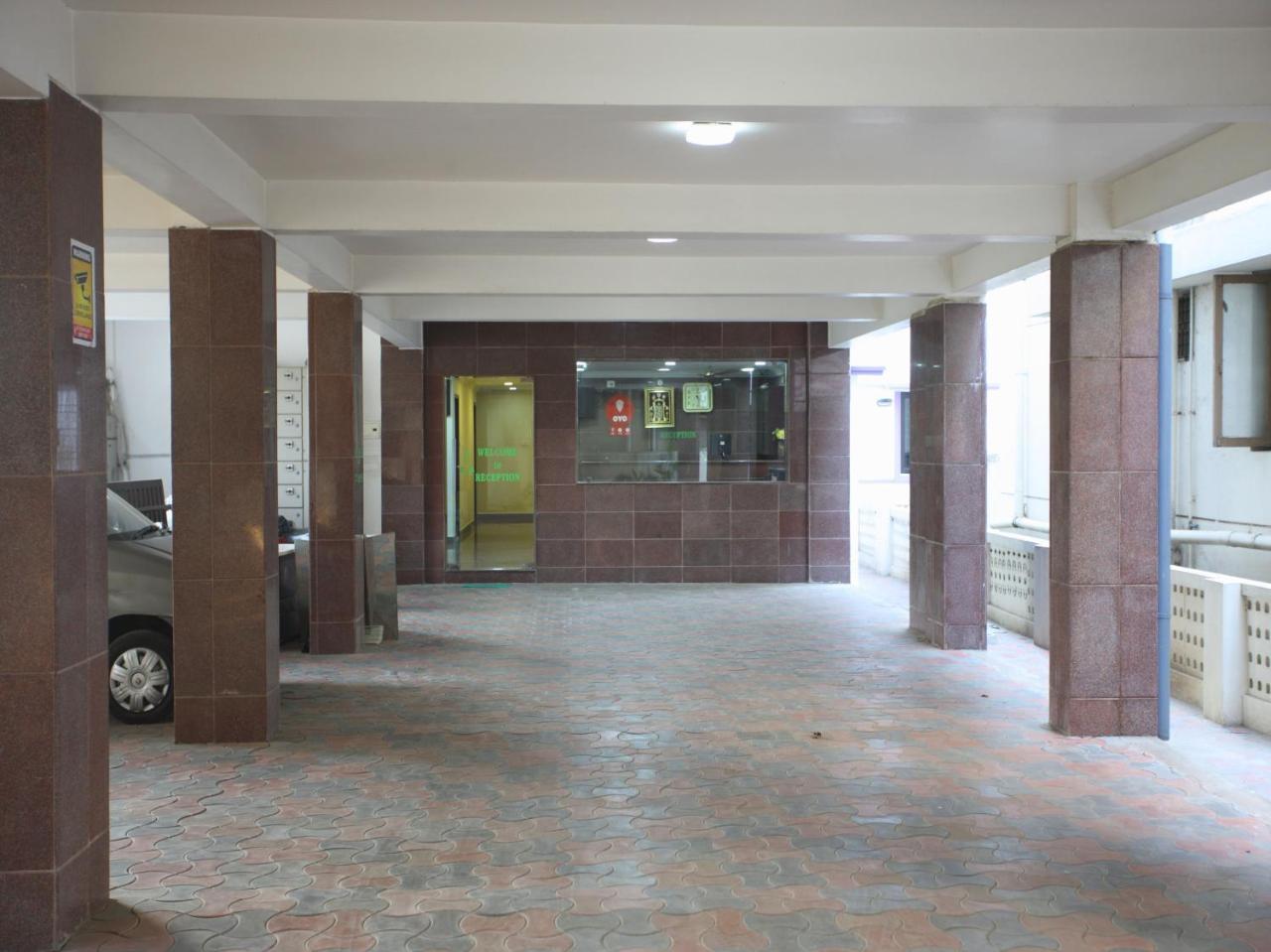 Hotel Oyo 10465 Koyambedu Chennai Esterno foto